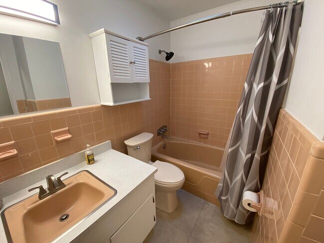 Building Photo - Dream Coastal Living in Neptune Beach!