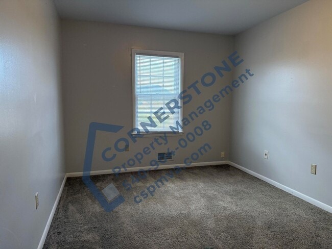 Building Photo - 6500 Carefree Ln