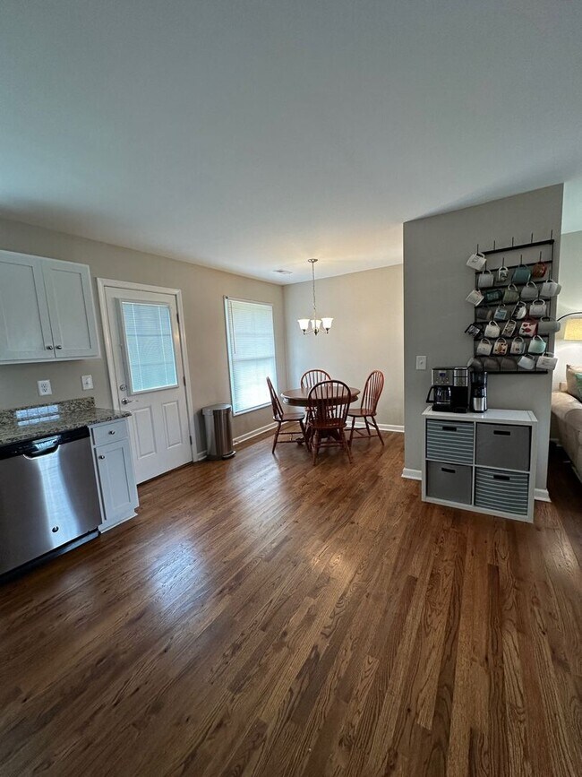 Building Photo - 3 bedroom/1 bathroom home in Central, SC