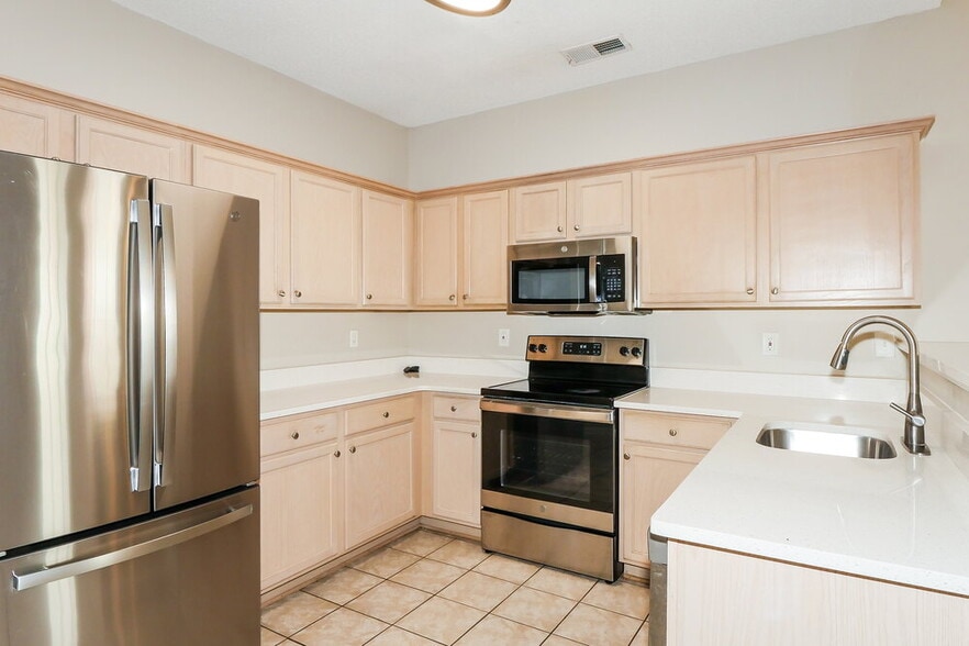 Building Photo - 600 W Ashley Glen Cir