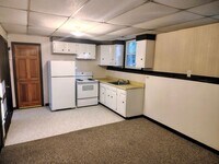 Building Photo - 124 Mammoth Rd