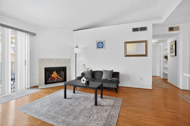 Building Photo - 3770 Lovers Wood Ln