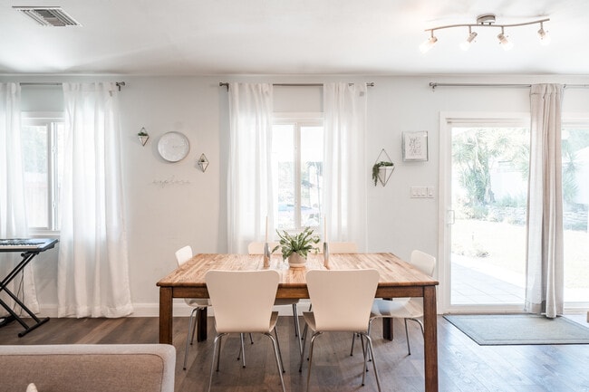 Building Photo - 3610 Marlesta Dr