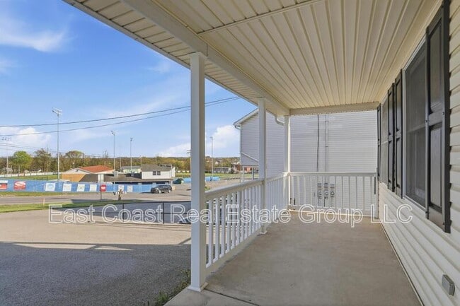 Building Photo - 257 School House Dr