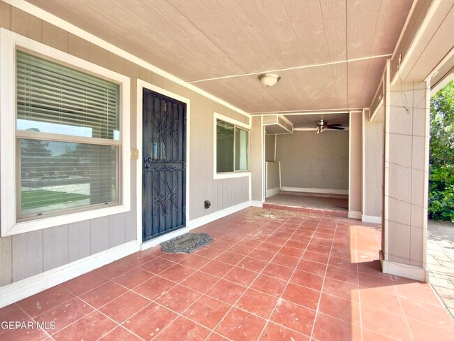 Building Photo - 3217 Funston Pl