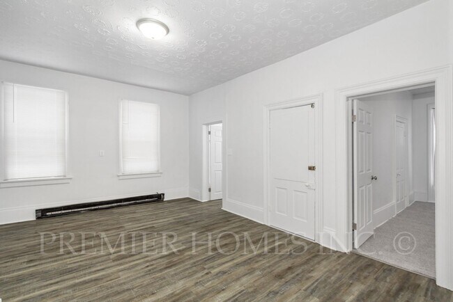 Building Photo - 3390 State St NE