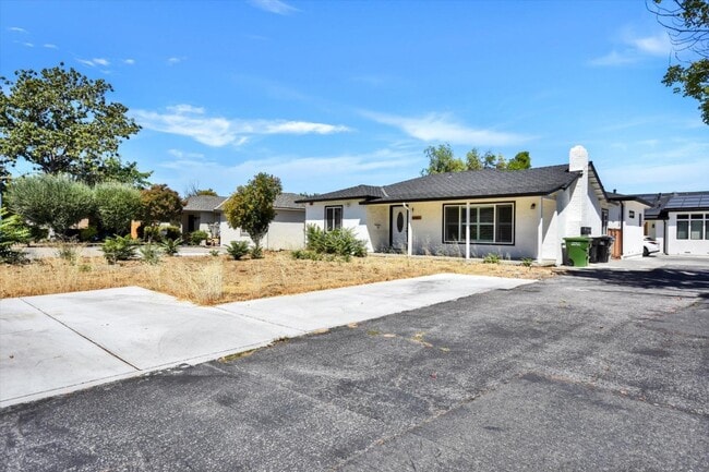 Building Photo - 15107 Woodard Rd