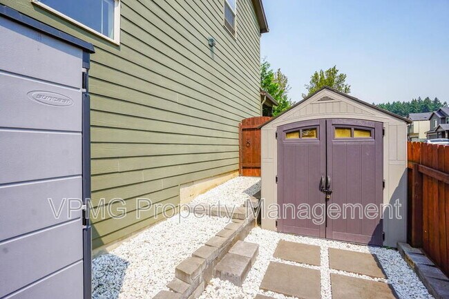 Building Photo - 5941 NE 48th St