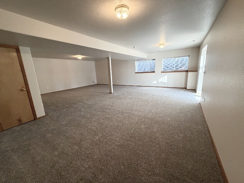 Building Photo - 7724 Amberly Dr