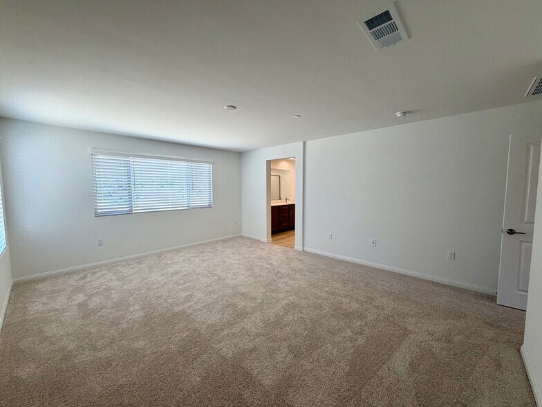 Building Photo - 21600 Thomas Ct