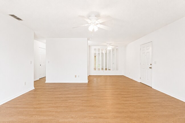 Building Photo - 2-bedroom Condo at Indigo Lakes