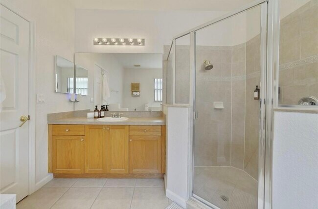 Building Photo - 2956 White Cedar Cir