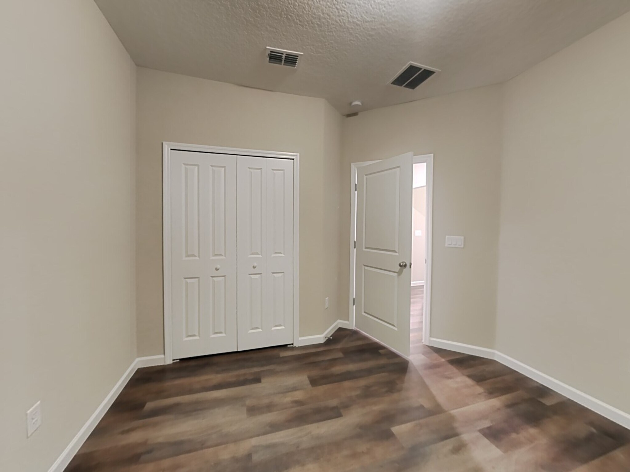 Building Photo - 111 Hemlock Point