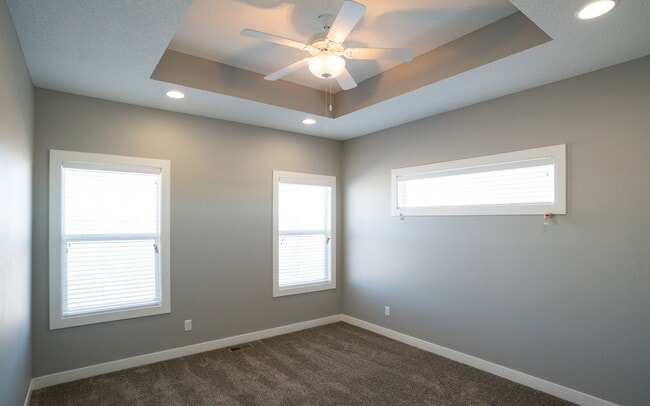 Building Photo - HUGE 4 Bed Home for Rent!
