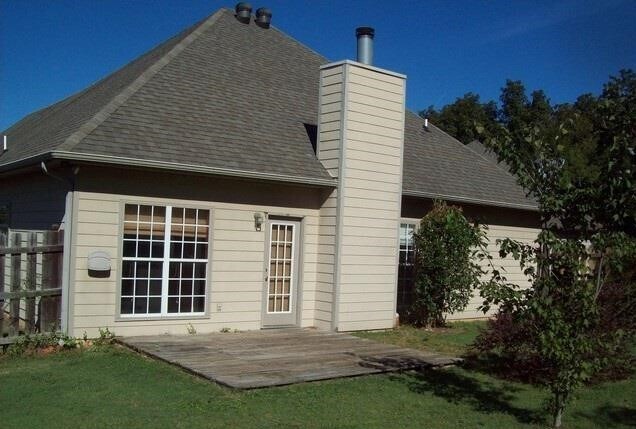 Building Photo - 333 Bedford Cir