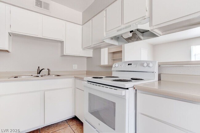 Building Photo - 1810 Bartoli Dr
