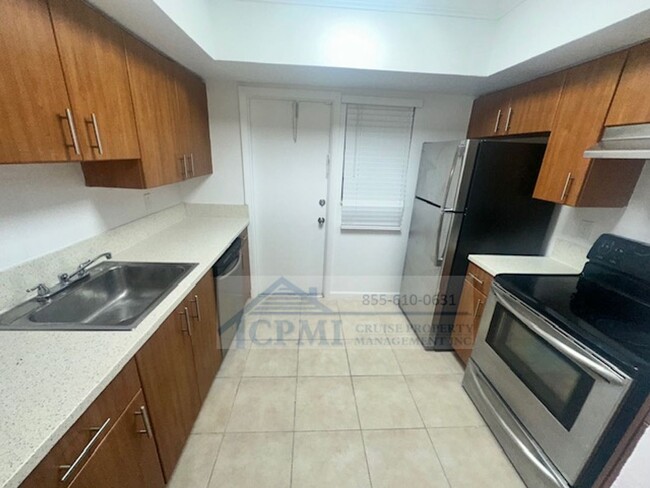 Interior Photo - 3601 Van Buren St
