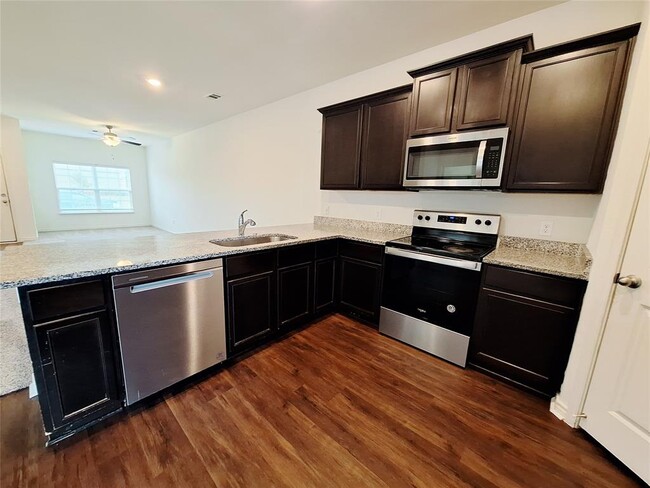 Building Photo - 14417 Prairie Sod Ln