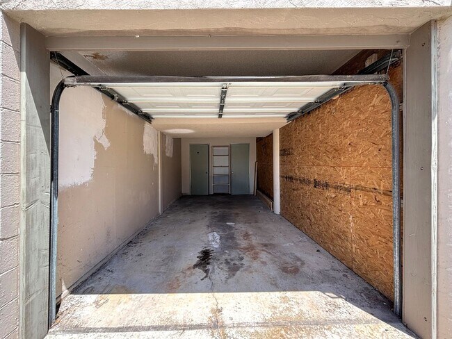 Building Photo - Upgraded 1BD/1BA Condo in Mission Hills W/...