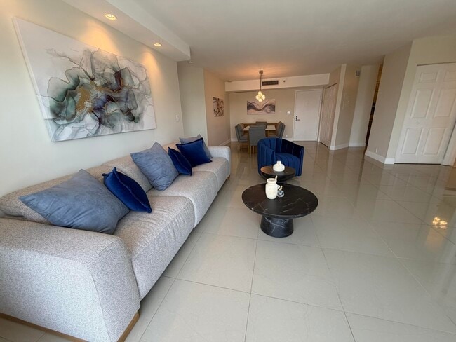 Building Photo - 3530 Mystic Pointe Dr