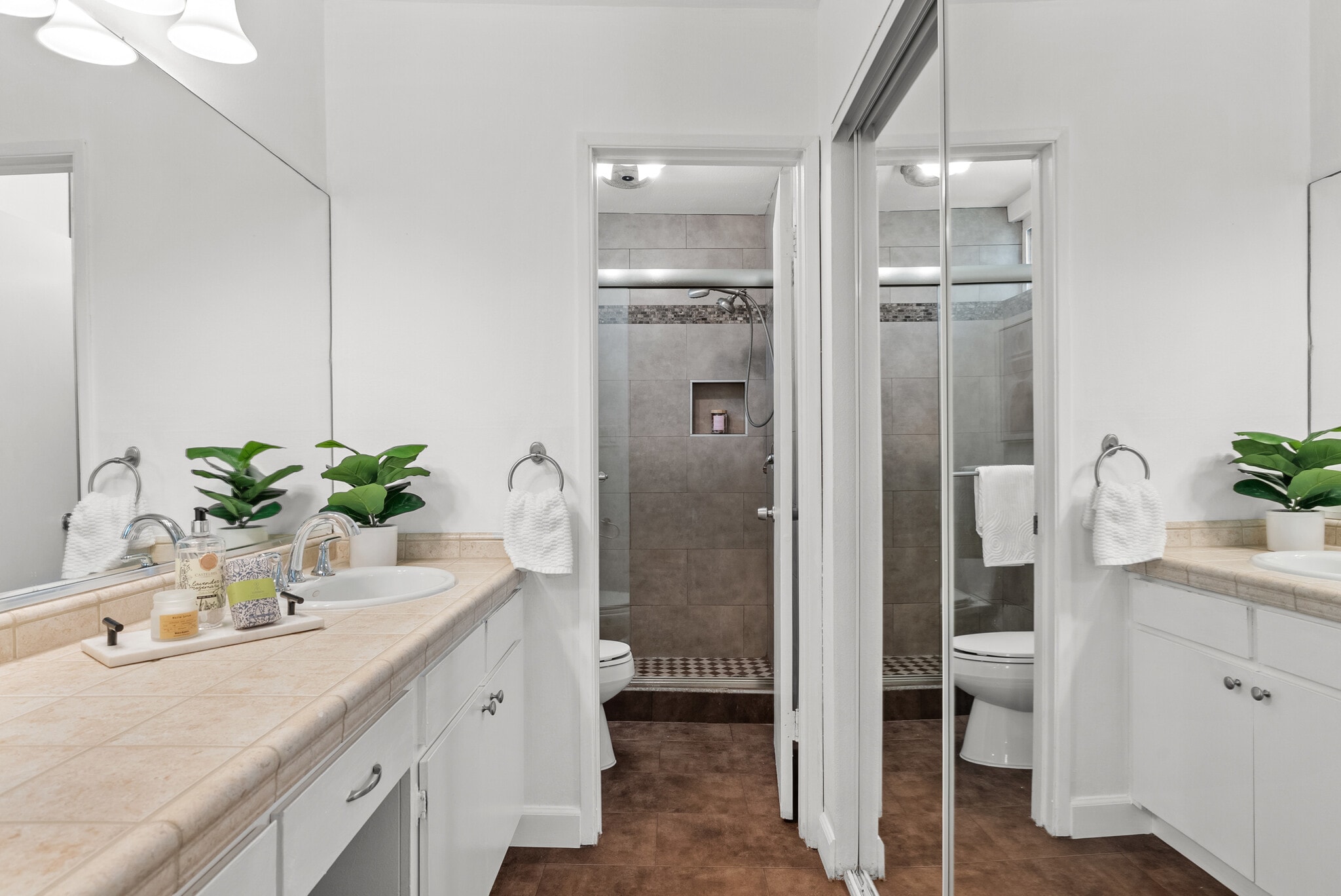 Building Photo - 1885 Veteran Ave