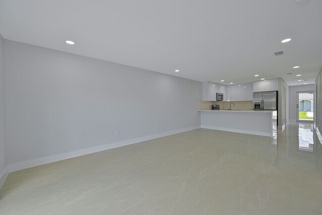 Building Photo - 4522 24th St SW