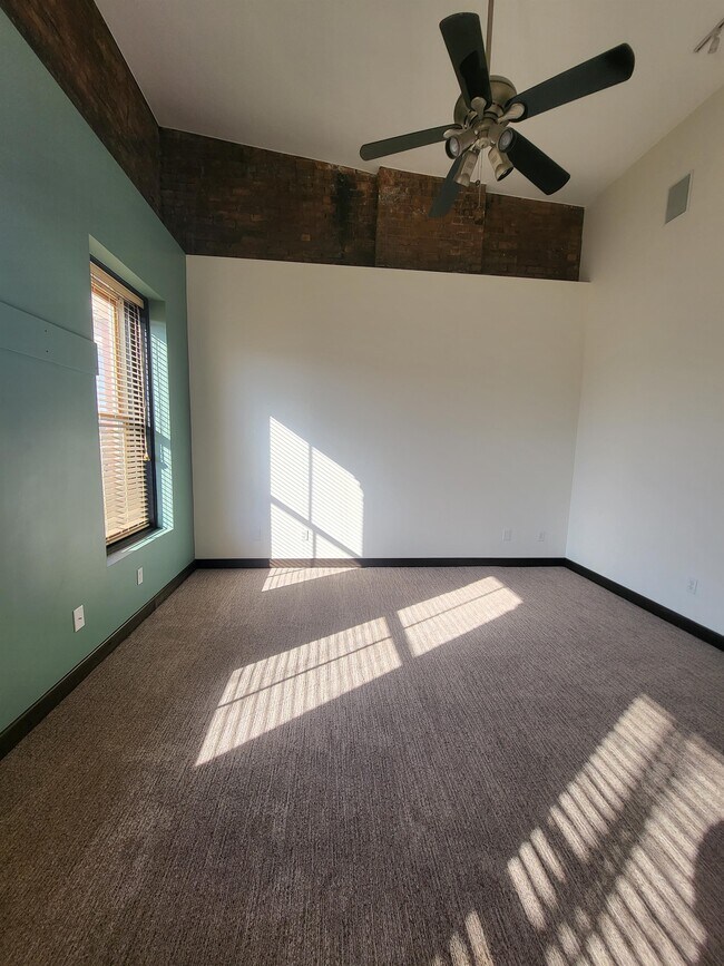 Building Photo - 806 Madison Ave