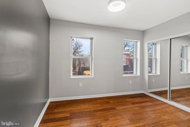 Building Photo - 2539 N Newkirk St