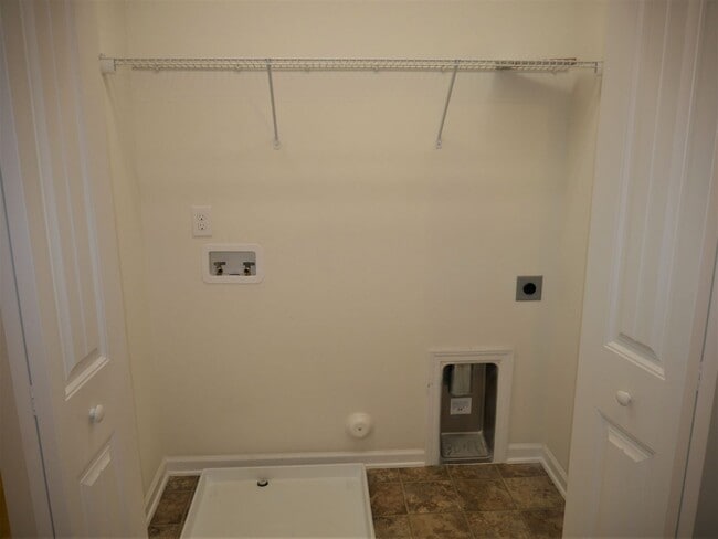 Building Photo - 2446 Hartfield Cir