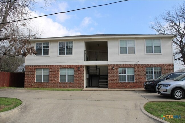 Building Photo - 415 E 4th Ave