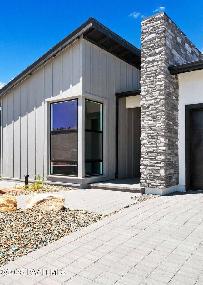 Building Photo - 1326 Rockwood Dr