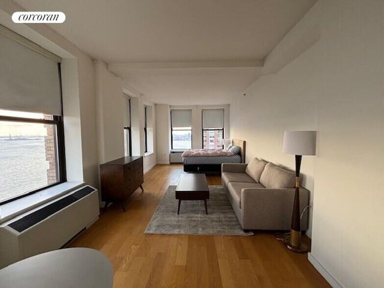 Primary Photo - 1 West St