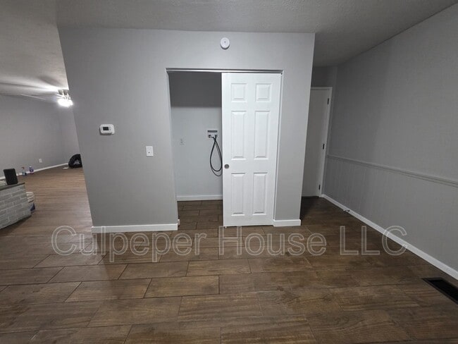 Building Photo - 3238 Van Fleet Pkwy