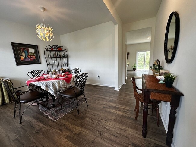 Building Photo - 3 bed/2.5 bath with garage - E Morristown, TN