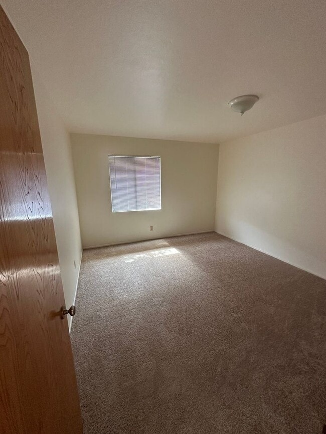 Building Photo - Cute 2 Bd 1Ba Unit NE Santa Maria