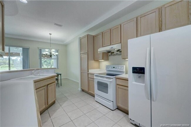 Building Photo - 4574 NW Red Maple Dr