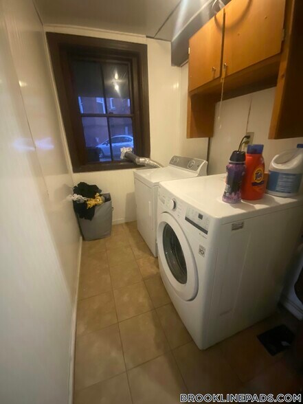 Building Photo - 19 Netherlands Rd