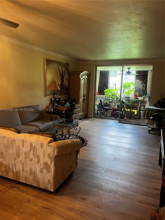 Building Photo - 5985 Del Lago Cir