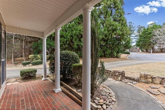 Building Photo - 5551 Wood Vale Ct