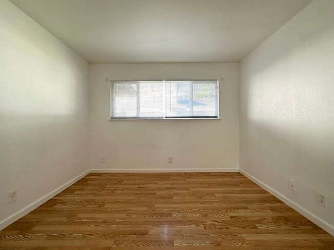 Building Photo - Charming 2-Bedroom Condo in Rancho Cordova!