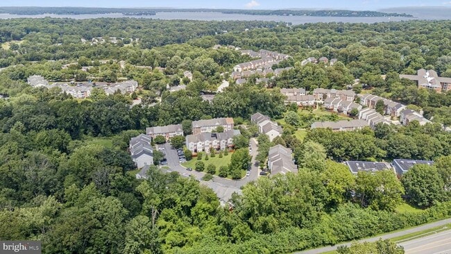 Building Photo - 856 Stonehurst Ct