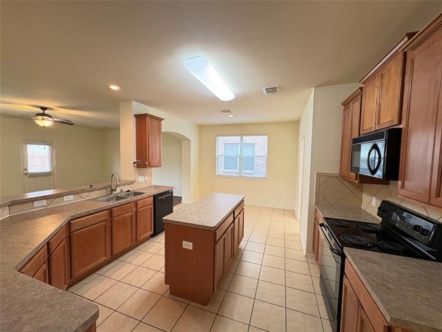 Building Photo - 1010 Utopia Ln