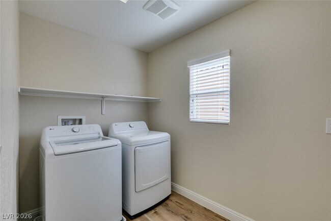 Building Photo - 2884 Green Falls Ave