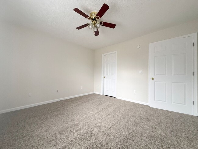 Building Photo - 30 Lexington Ct