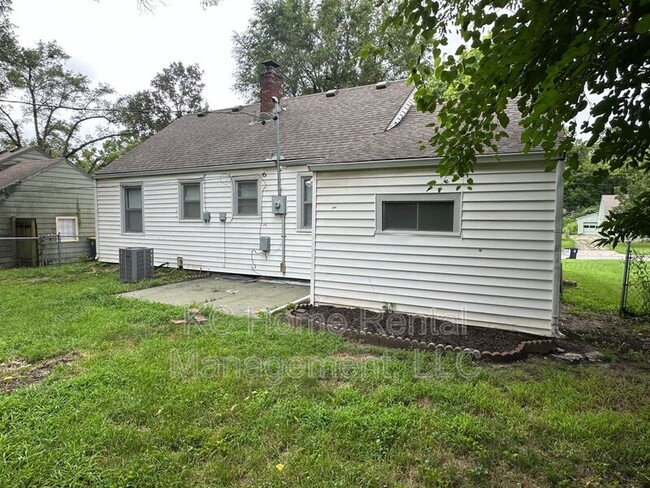 Building Photo - 7837 Jefferson St