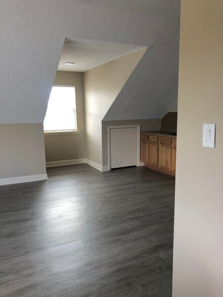 Building Photo - 4449 Brown St