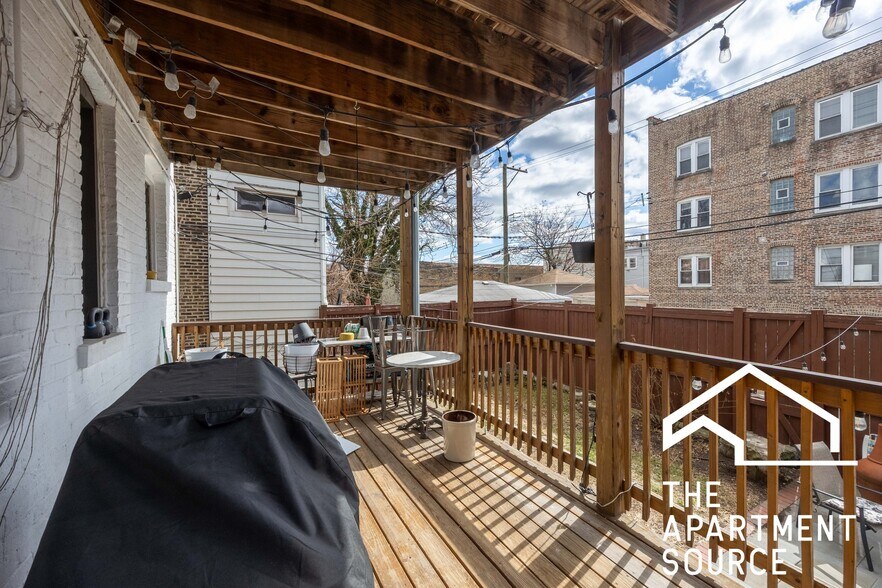 Building Photo - 3109 W Augusta Blvd