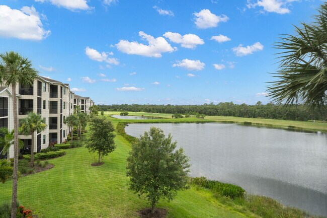 Building Photo - Fully Furnished Condo For Rent in Bradenton!