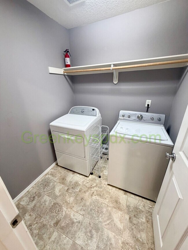 Building Photo - Awesome 3-bedroom 2.5-bathroom house in Arbor Roses Neighborhood in Hillsboro