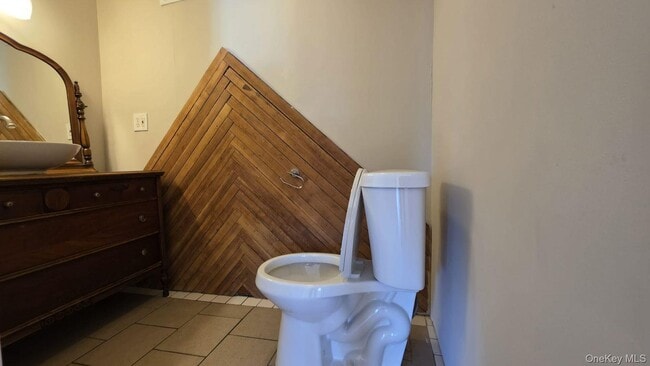 Building Photo - 882 NY-52